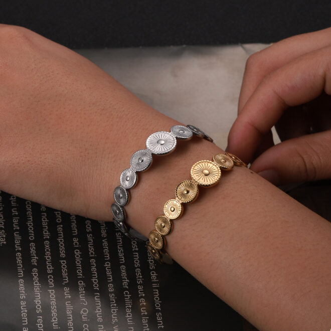 Wholesale Fashion Fine Gold Plated Stainless Steel Cuff Bangle With Sun Design - Image 3