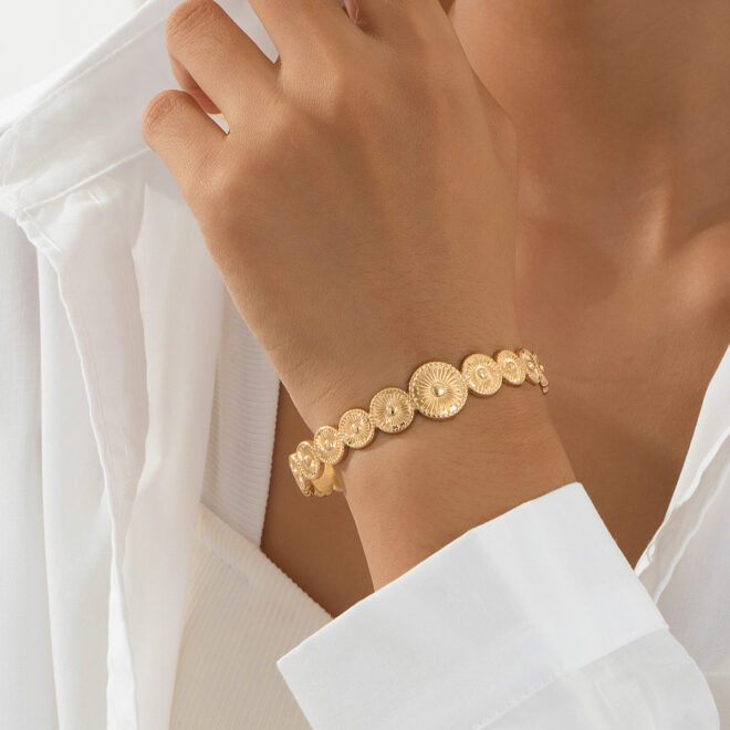 Wholesale Fashion Fine Gold Plated Stainless Steel Cuff Bangle With Sun Design - Image 4
